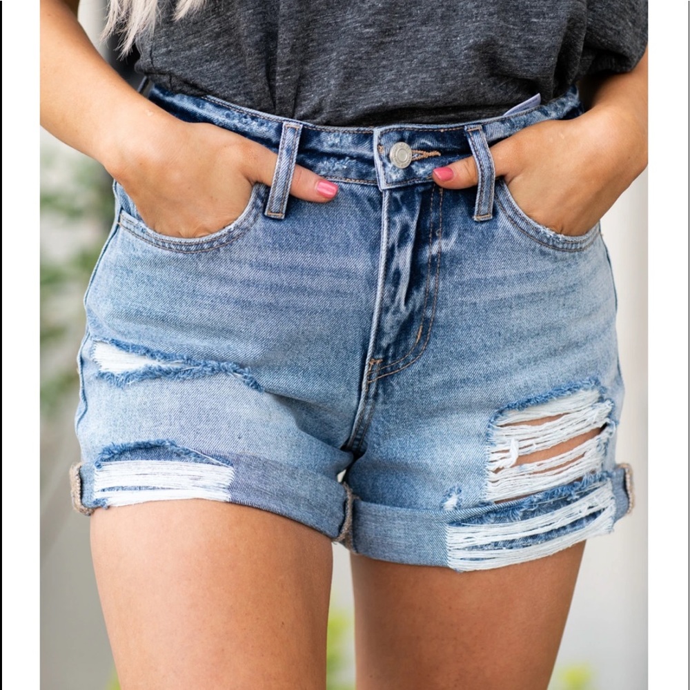 NWT Juliette Boyfriend cuffed Vervet shorts